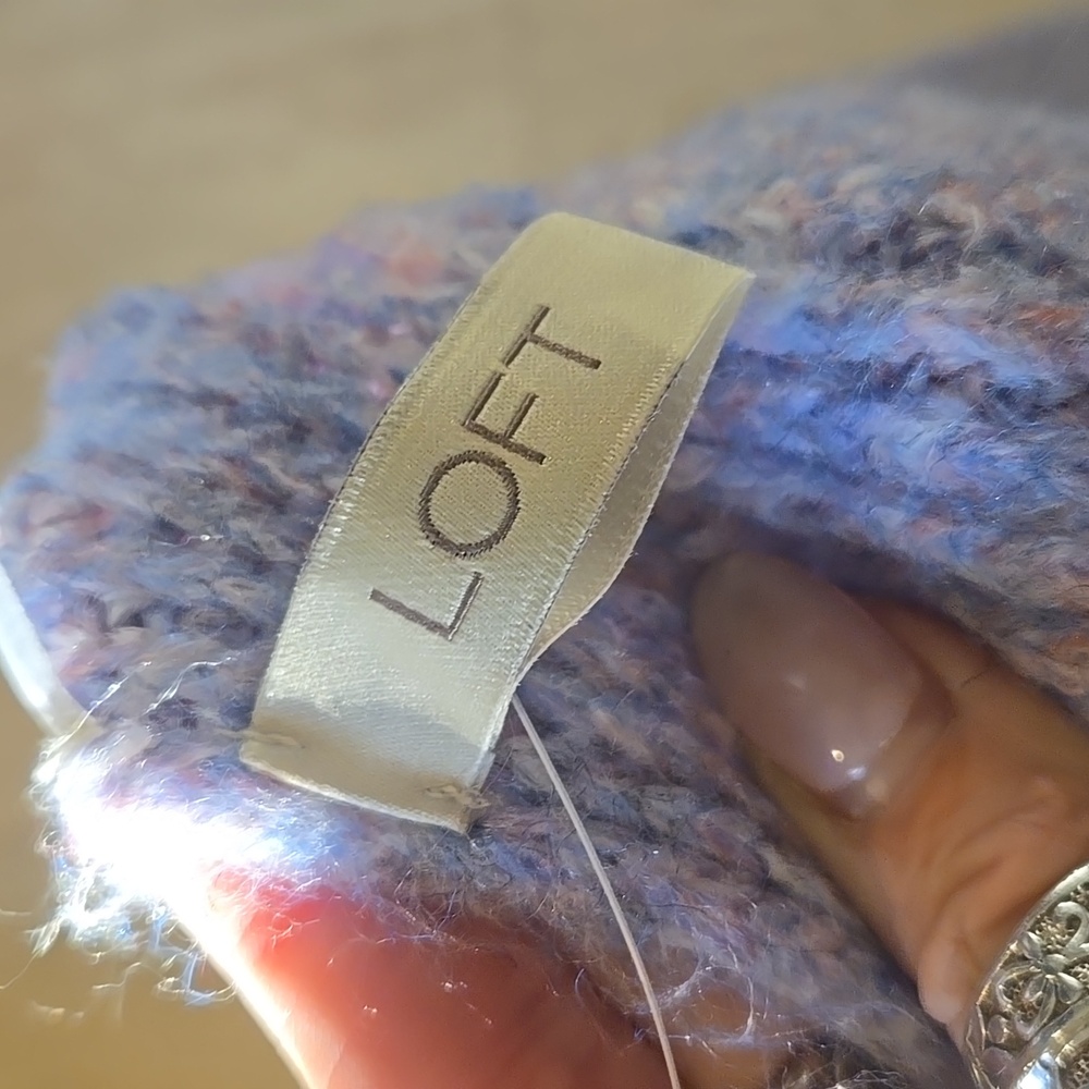 New LOFT Stylish Pastel Knit Scarf - Picture 6 of 7